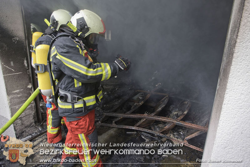 20250530_Garagenbrand - Feuerwehr verhindert Übergreifen auf Wohnräume Foto: Stefan Schneider BFK BADEN 20250530_Garagenbrand - Feuerwehr verhindert Übergreifen auf Wohnräume Foto: Stefan Schneider BFK BADEN