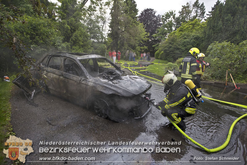 20250530_Garagenbrand - Feuerwehr verhindert Übergreifen auf Wohnräume Foto: Stefan Schneider BFK BADEN 20250530_Garagenbrand - Feuerwehr verhindert Übergreifen auf Wohnräume Foto: Stefan Schneider BFK BADEN