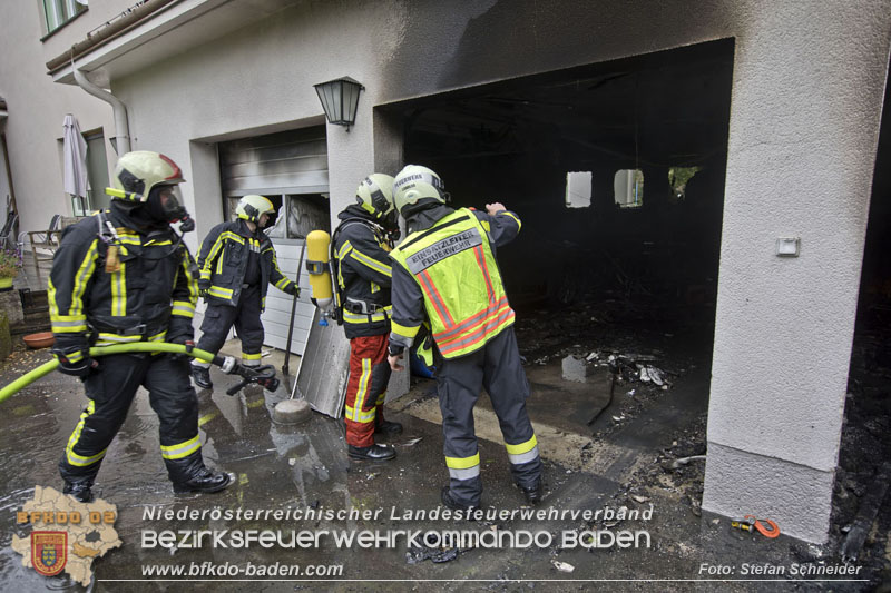 20250530_Garagenbrand - Feuerwehr verhindert Übergreifen auf Wohnräume Foto: Stefan Schneider BFK BADEN 20250530_Garagenbrand - Feuerwehr verhindert Übergreifen auf Wohnräume Foto: Stefan Schneider BFK BADEN