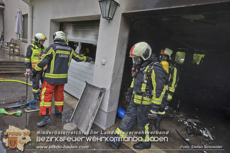 20250530_Garagenbrand - Feuerwehr verhindert Übergreifen auf Wohnräume Foto: Stefan Schneider BFK BADEN 20250530_Garagenbrand - Feuerwehr verhindert Übergreifen auf Wohnräume Foto: Stefan Schneider BFK BADEN