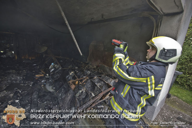 20250530_Garagenbrand - Feuerwehr verhindert Übergreifen auf Wohnräume Foto: Stefan Schneider BFK BADEN 20250530_Garagenbrand - Feuerwehr verhindert Übergreifen auf Wohnräume Foto: Stefan Schneider BFK BADEN