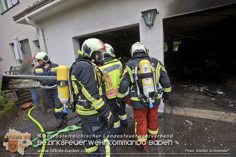 20250530_Garagenbrand - Feuerwehr verhindert Übergreifen auf Wohnräume Foto: Stefan Schneider BFK BADEN 20250530_Garagenbrand - Feuerwehr verhindert Übergreifen auf Wohnräume Foto: Stefan Schneider BFK BADEN