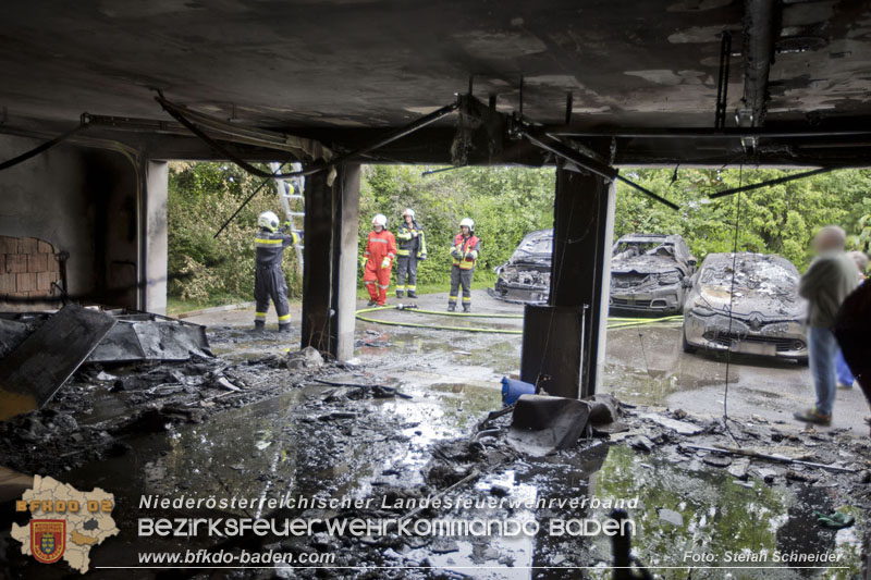20250530_Garagenbrand - Feuerwehr verhindert Übergreifen auf Wohnräume Foto: Stefan Schneider BFK BADEN 20250530_Garagenbrand - Feuerwehr verhindert Übergreifen auf Wohnräume Foto: Stefan Schneider BFK BADEN