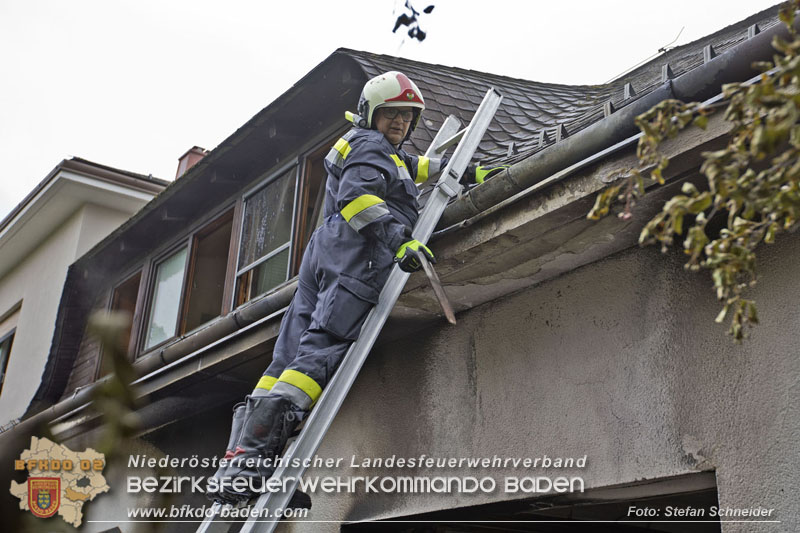 20250530_Garagenbrand - Feuerwehr verhindert Übergreifen auf Wohnräume Foto: Stefan Schneider BFK BADEN 20250530_Garagenbrand - Feuerwehr verhindert Übergreifen auf Wohnräume Foto: Stefan Schneider BFK BADEN