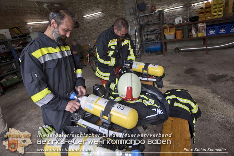 20250530_Garagenbrand - Feuerwehr verhindert Übergreifen auf Wohnräume Foto: Stefan Schneider BFK BADEN 20250530_Garagenbrand - Feuerwehr verhindert Übergreifen auf Wohnräume Foto: Stefan Schneider BFK BADEN