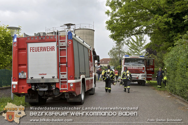 20250530_Garagenbrand - Feuerwehr verhindert Übergreifen auf Wohnräume Foto: Stefan Schneider BFK BADEN 20250530_Garagenbrand - Feuerwehr verhindert Übergreifen auf Wohnräume Foto: Stefan Schneider BFK BADEN