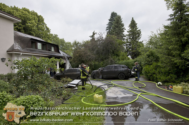 20250530_Garagenbrand - Feuerwehr verhindert Übergreifen auf Wohnräume Foto: Stefan Schneider BFK BADEN 20250530_Garagenbrand - Feuerwehr verhindert Übergreifen auf Wohnräume Foto: Stefan Schneider BFK BADEN