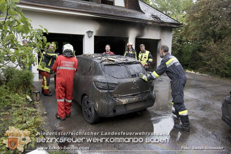 20250530_Garagenbrand - Feuerwehr verhindert Übergreifen auf Wohnräume Foto: Stefan Schneider BFK BADEN 20250530_Garagenbrand - Feuerwehr verhindert Übergreifen auf Wohnräume Foto: Stefan Schneider BFK BADEN