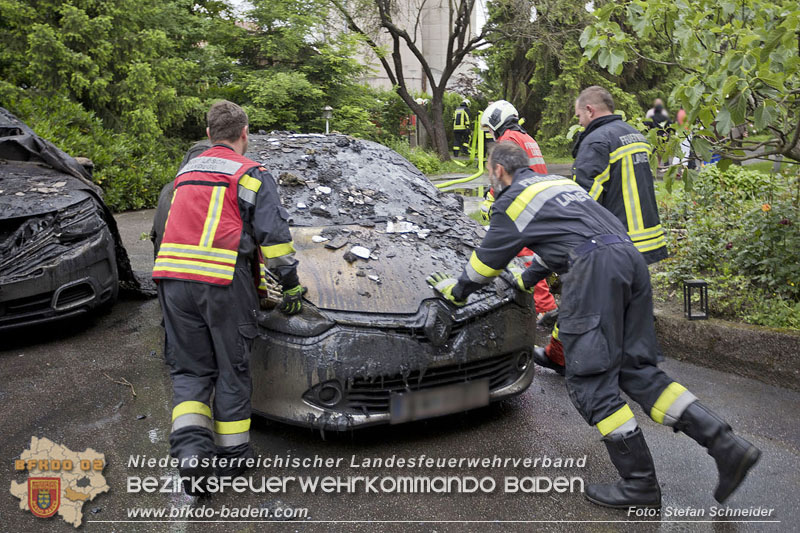 20250530_Garagenbrand - Feuerwehr verhindert bergreifen auf Wohnrume   Foto: Stefan Schneider BFK BADEN