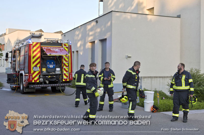 20250613_Feuerwehreinsatz wegen Gebrechen in Tankanlage für ein Notstromaggregat Foto: Stefan Schneider BFKDO BADEN 20250613_Feuerwehreinsatz wegen Gebrechen in Tankanlage für ein Notstromaggregat Foto: Stefan Schneider BFKDO BADEN