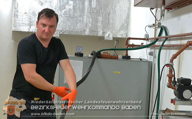 20250613_Feuerwehreinsatz wegen Gebrechen in Tankanlage für ein Notstromaggregat Foto: Stefan Schneider BFKDO BADEN 20250613_Feuerwehreinsatz wegen Gebrechen in Tankanlage für ein Notstromaggregat Foto: Stefan Schneider BFKDO BADEN