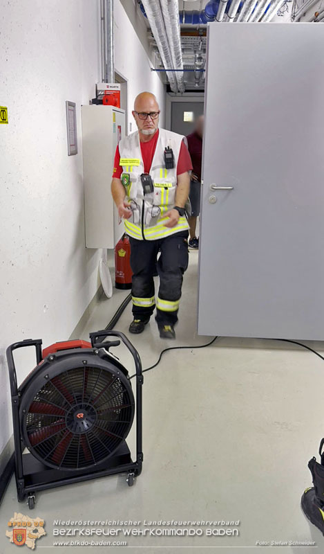 20250613_Feuerwehreinsatz wegen Gebrechen in Tankanlage für ein Notstromaggregat Foto: Stefan Schneider BFKDO BADEN 20250613_Feuerwehreinsatz wegen Gebrechen in Tankanlage für ein Notstromaggregat Foto: Stefan Schneider BFKDO BADEN