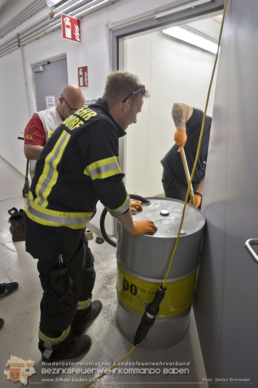 20250613_Feuerwehreinsatz wegen Gebrechen in Tankanlage für ein Notstromaggregat Foto: Stefan Schneider BFKDO BADEN 20250613_Feuerwehreinsatz wegen Gebrechen in Tankanlage für ein Notstromaggregat Foto: Stefan Schneider BFKDO BADEN