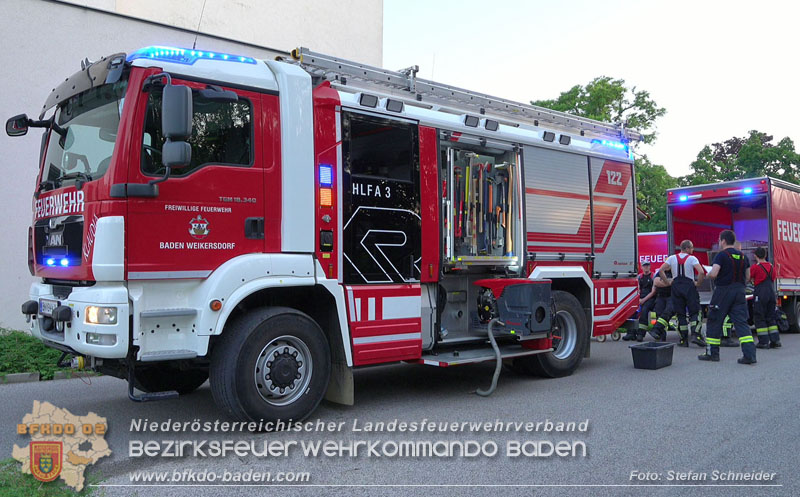 20250613_Feuerwehreinsatz wegen Gebrechen in Tankanlage für ein Notstromaggregat Foto: Stefan Schneider BFKDO BADEN 20250613_Feuerwehreinsatz wegen Gebrechen in Tankanlage für ein Notstromaggregat Foto: Stefan Schneider BFKDO BADEN