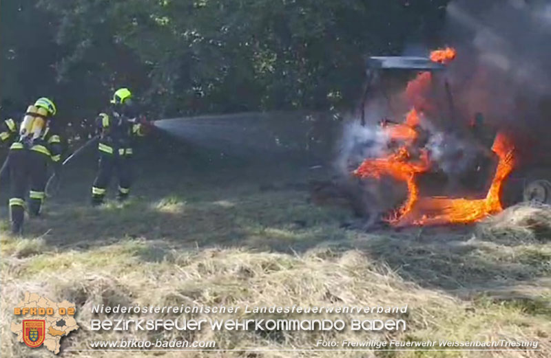 20250701_Landmaschinenbrand bei Heuarbeiten in Reintal bei Weissenbach/Triesting   Foto: Norbert Neumller FF Weissenbach/Triesting
