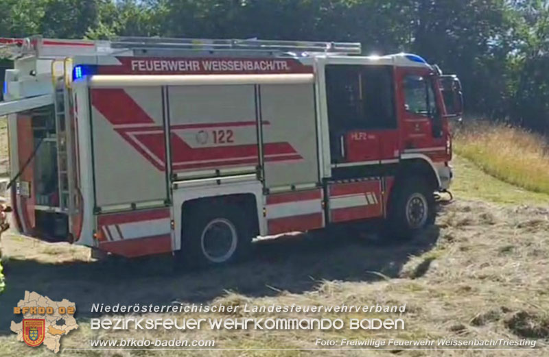 20250701_Landmaschinenbrand bei Heuarbeiten in Reintal bei Weissenbach/Triesting   Foto: Norbert Neumller FF Weissenbach/Triesting