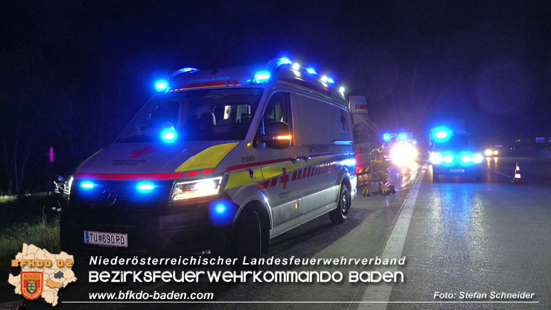 20250701_Nächtlicher Unfall auf der A2 beim Knoten Guntramsdorf  Foto: Stefan Schneider BFKDO BADEN