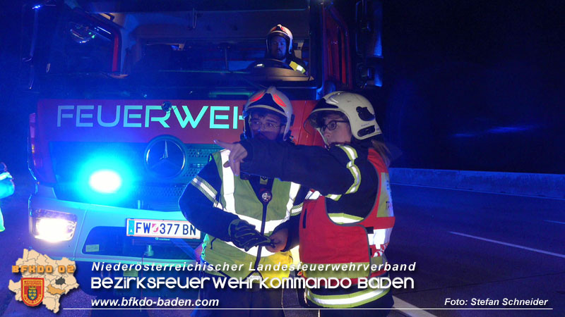 20250701_Nächtlicher Unfall auf der A2 beim Knoten Guntramsdorf  Foto: Stefan Schneider BFKDO BADEN