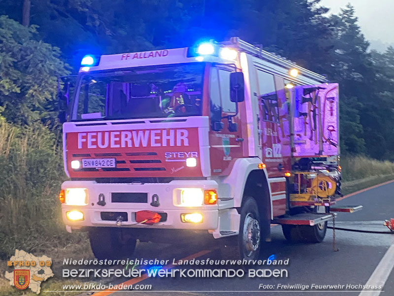 20250705_Vollbrand Kleintransporter auf der A21 im Baustellenbereich Foto: Freiwillige Feuerwehr Hochstrass 20250705_Vollbrand Kleintransporter auf der A21 im Baustellenbereich Foto: Freiwillige Feuerwehr Hochstrass