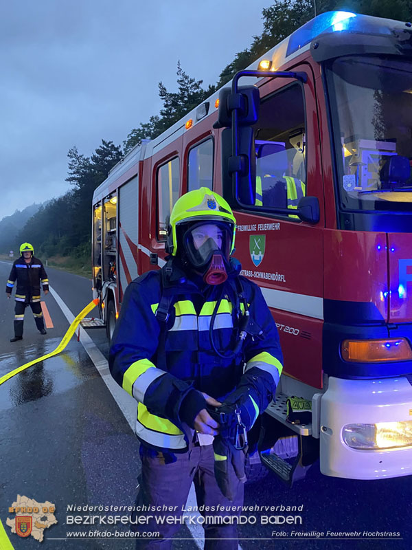 20250705_Vollbrand Kleintransporter auf der A21 im Baustellenbereich Foto: Freiwillige Feuerwehr Hochstrass 20250705_Vollbrand Kleintransporter auf der A21 im Baustellenbereich Foto: Freiwillige Feuerwehr Hochstrass