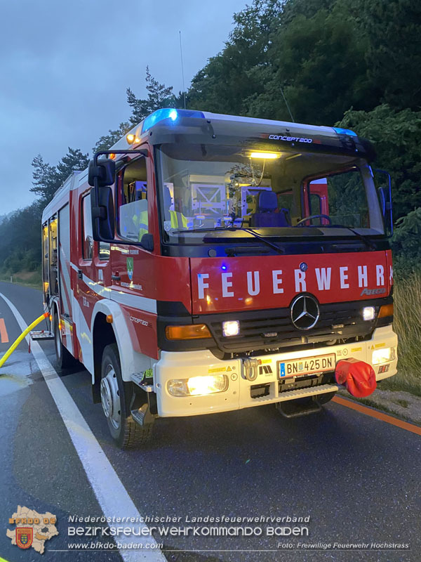 20250705_Vollbrand Kleintransporter auf der A21 im Baustellenbereich Foto: Freiwillige Feuerwehr Hochstrass 20250705_Vollbrand Kleintransporter auf der A21 im Baustellenbereich Foto: Freiwillige Feuerwehr Hochstrass