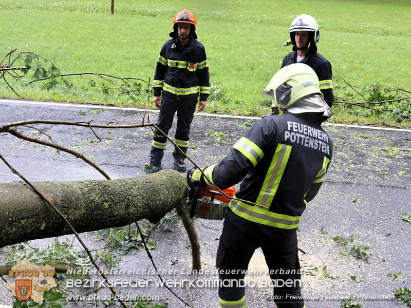 20250712_Unwetterschäden blockieren Passstraße über den „Hals" Foto: ASB Markus Hackl FF Pottenstein 20250712_Unwetterschäden blockieren Passstraße über den „Hals" Foto: ASB Markus Hackl FF Pottenstein