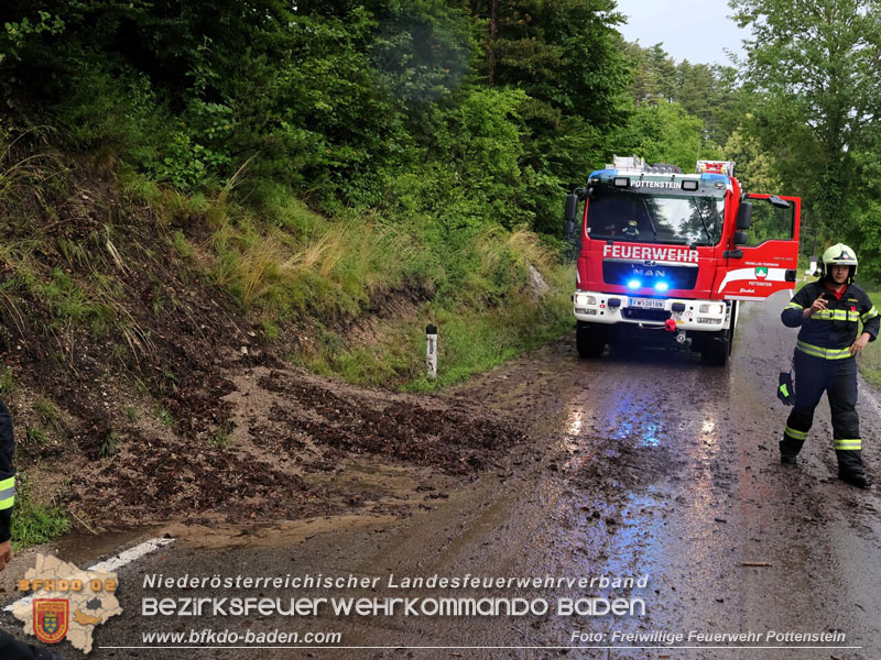 20250712_Unwetterschäden blockieren Passstraße über den „Hals" Foto: ASB Markus Hackl FF Pottenstein 20250712_Unwetterschäden blockieren Passstraße über den „Hals" Foto: ASB Markus Hackl FF Pottenstein