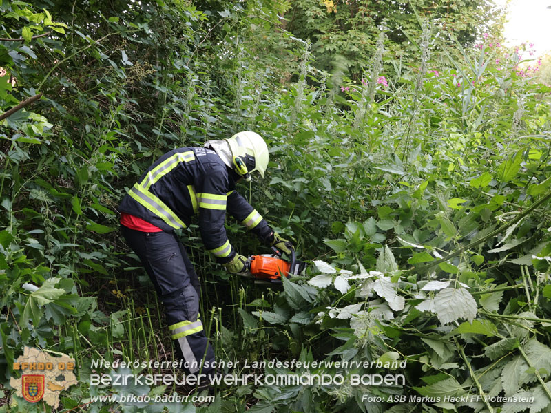 20250720_Ölfilm auf der Triesting  Foto: ASB ÖA Markus Hackl FF Pottenstein