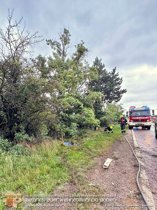 20250726_Sportwagen verunfallt auf der L157 bei Tattendorf Foto: Freiwillige Feuerwehr Tattendorf 20250726_Sportwagen verunfallt auf der L157 bei Tattendorf Foto: Freiwillige Feuerwehr Tattendorf