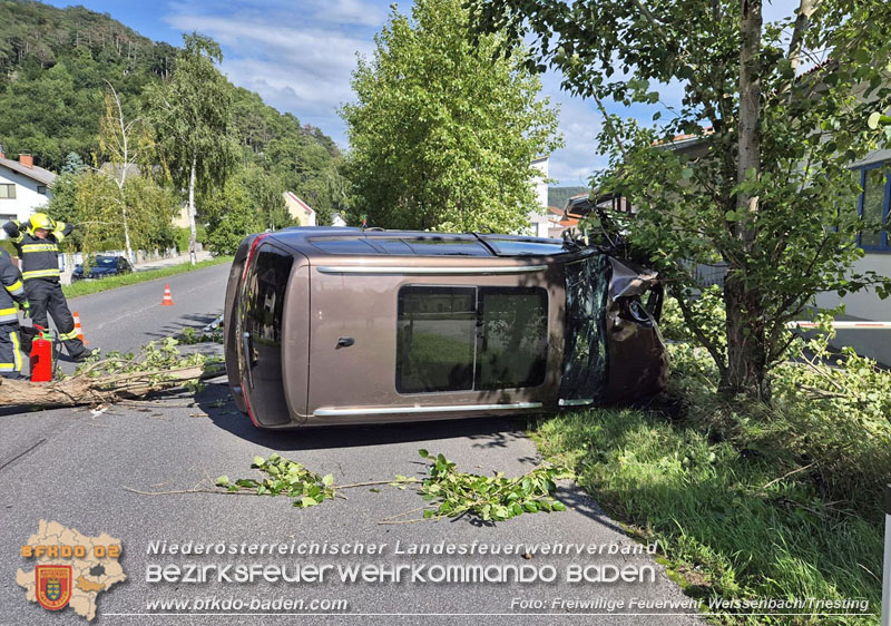 20250803_Schwerer Verkehrsunfall auf der B18 in Weissenbach a.d.Triesting  Foto: FF Weissenbach/Triesting