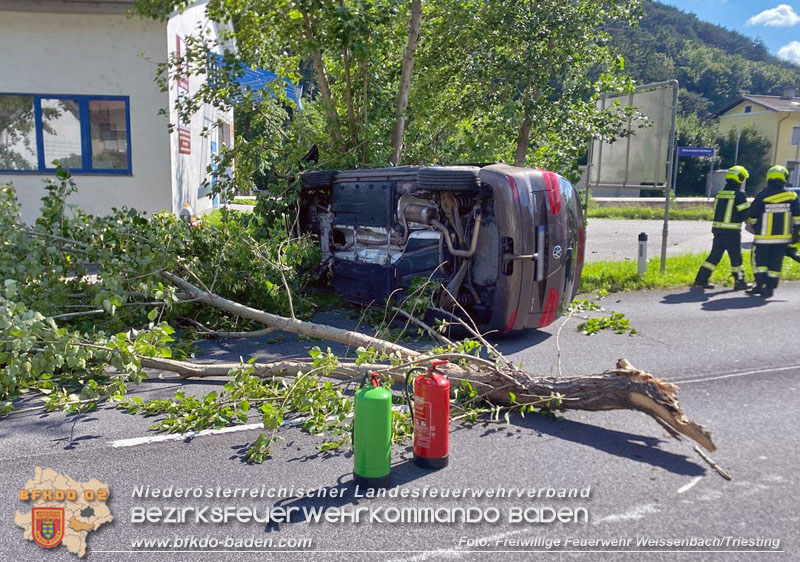 20250803_Schwerer Verkehrsunfall auf der B18 in Weissenbach a.d.Triesting Foto: FF Weissenbach/Triesting