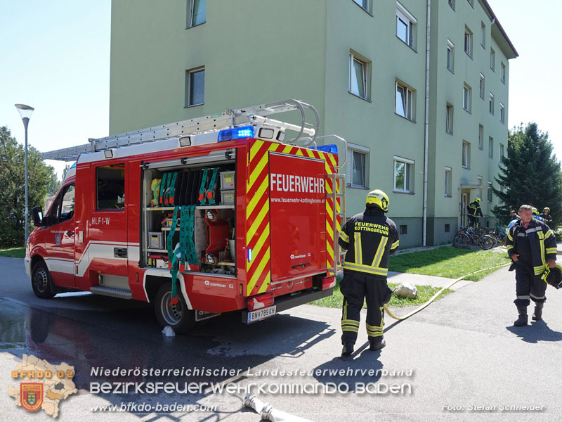 20250808_Alarmierter Brand in Kottingbrunner Wohnhausanlage  Foto: Stefan Schneider BFK BADEN