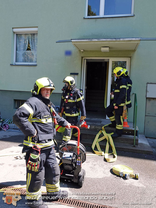 20250808_Alarmierter Brand in Kottingbrunner Wohnhausanlage  Foto: Stefan Schneider BFK BADEN