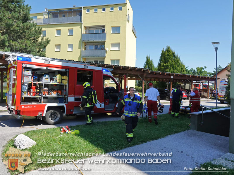 20250808_Alarmierter Brand in Kottingbrunner Wohnhausanlage  Foto: Stefan Schneider BFK BADEN