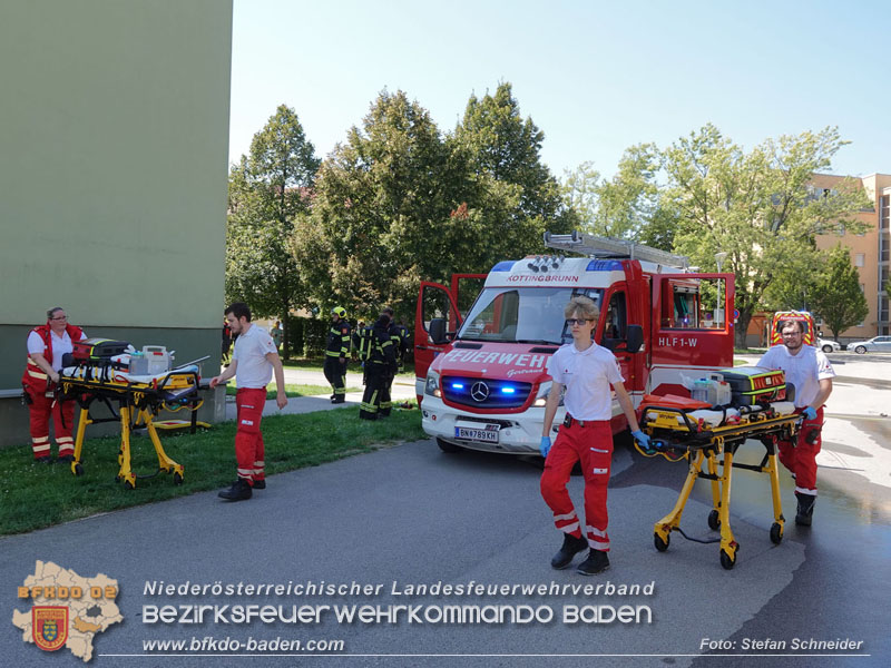 20250808_Alarmierter Brand in Kottingbrunner Wohnhausanlage  Foto: Stefan Schneider BFK BADEN