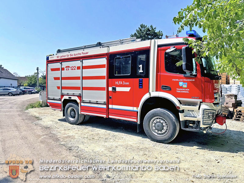 20250813_Kraneinsatz wegen festgefahrenen LKW-Sattelzug in Tribuswinkel  Foto: Stefan Schneider BFKDO BADEN