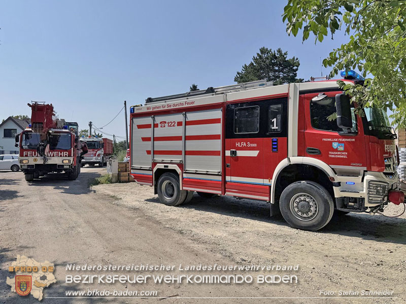 20250813_Kraneinsatz wegen festgefahrenen LKW-Sattelzug in Tribuswinkel  Foto: Stefan Schneider BFKDO BADEN