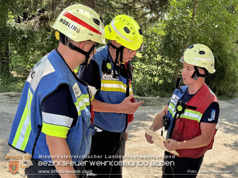 20250813_Kraneinsatz wegen festgefahrenen LKW-Sattelzug in Tribuswinkel  Foto: Stefan Schneider BFKDO BADEN