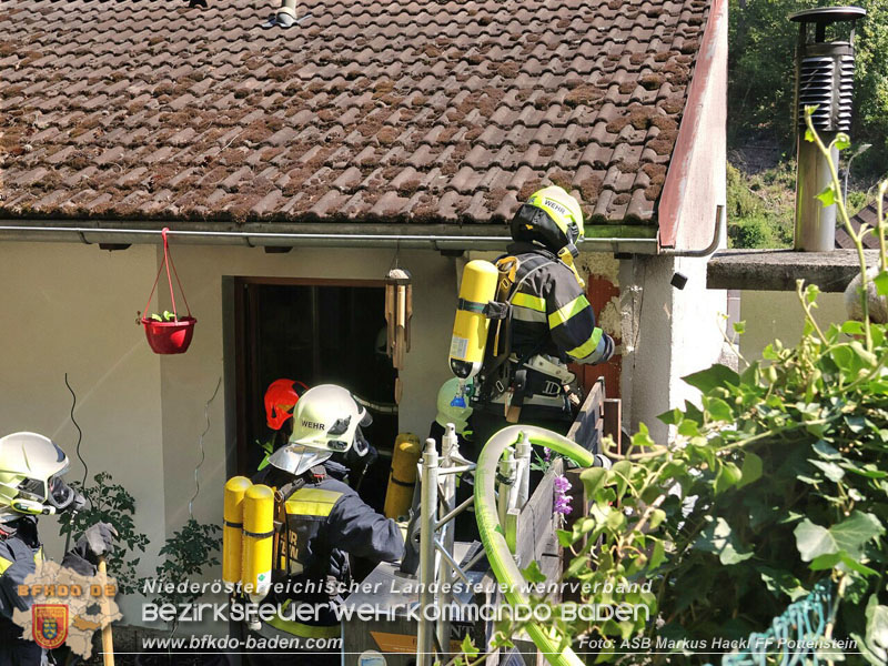 20250815_Wohnhausbrand am Ortsrand von Pottenstein  Foto: ASB Markus Hackl