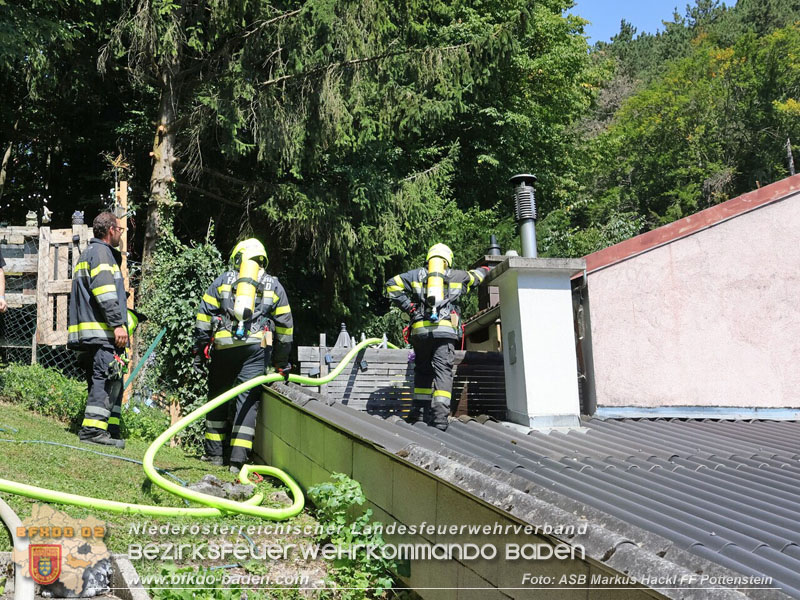 20250815_Wohnhausbrand am Ortsrand von Pottenstein  Foto: ASB Markus Hackl