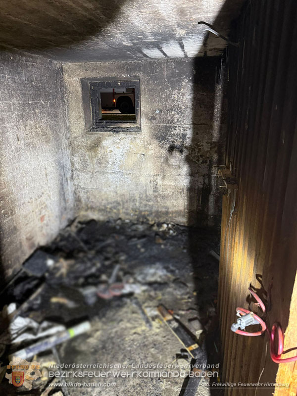 20250819_Nchtlicher Kellerbrand in Mehrparteienhaus Foto: Linsbichler FF Hirtenberg