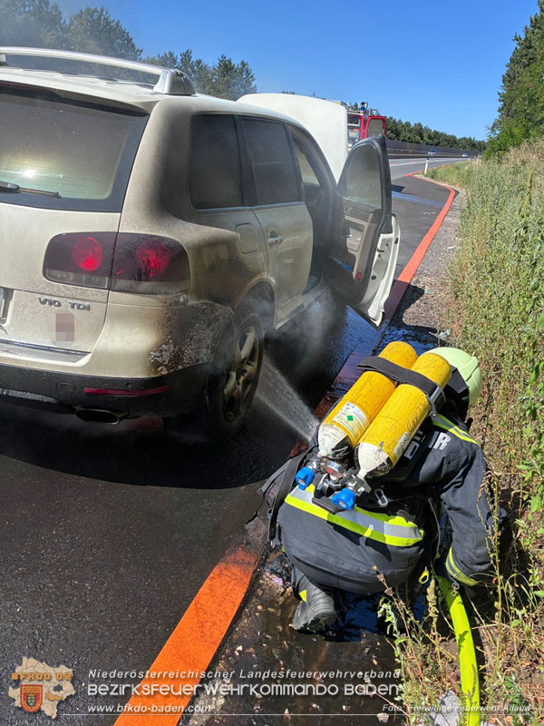 20250819_PKW Brand im Baustellenbereich auf der A21   Foto: Freiwillige Feuerwehr Alland