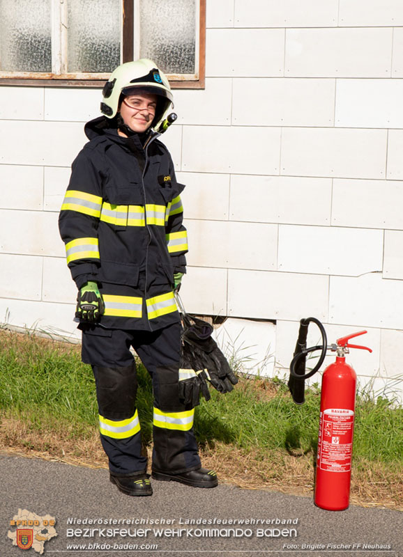 20250826_Fahrstunde endet in Hausmauer in Schwarzensee/Neuhaus   Foto: Brigitte Fischer FF Neuhaus