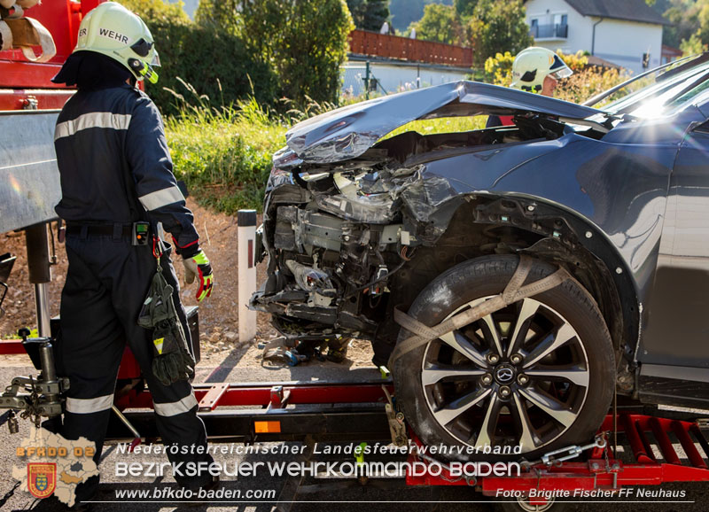 20250826_Fahrstunde endet in Hausmauer in Schwarzensee/Neuhaus   Foto: Brigitte Fischer FF Neuhaus