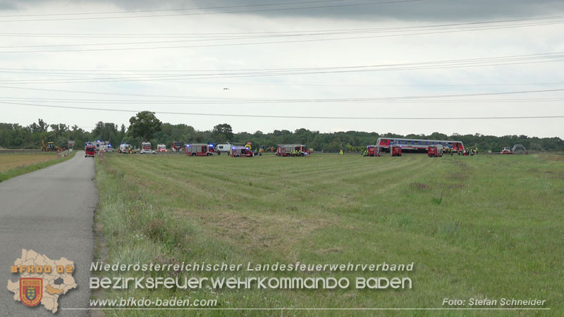 20250902_Pkw kollidiert mit Triebwagen der Aspangbahn in Günselsdorf   Foto: Stefan Schneider BFKDO BADEN