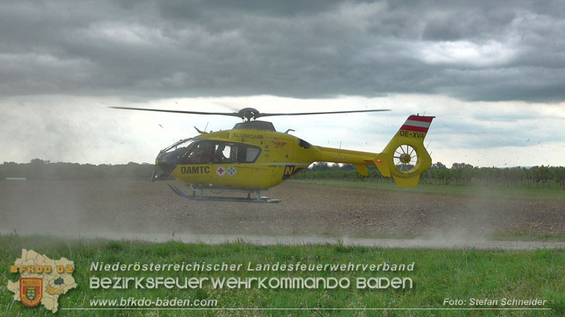 20250902_Pkw kollidiert mit Triebwagen der Aspangbahn in Günselsdorf   Foto: Stefan Schneider BFKDO BADEN