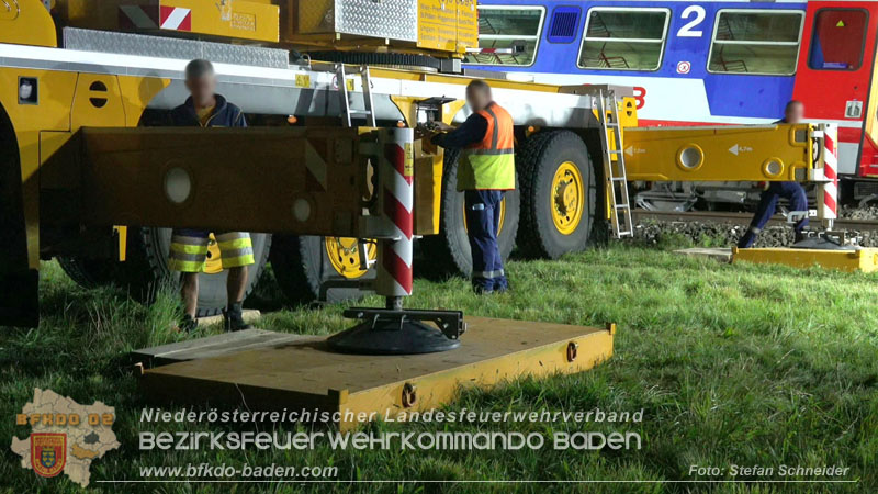 20250902_Pkw kollidiert mit Triebwagen der Aspangbahn in Günselsdorf Foto: Stefan Schneider BFKDO BADEN