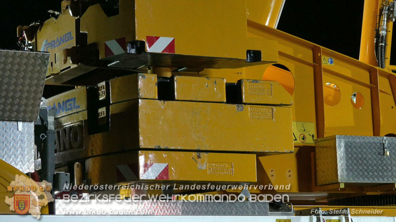 20250902_Pkw kollidiert mit Triebwagen der Aspangbahn in Günselsdorf Foto: Stefan Schneider BFKDO BADEN