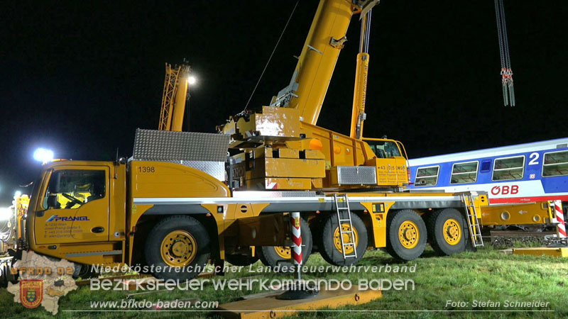20250902_Pkw kollidiert mit Triebwagen der Aspangbahn in Günselsdorf Foto: Stefan Schneider BFKDO BADEN