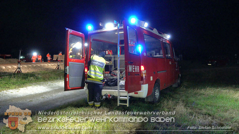 20250902_Pkw kollidiert mit Triebwagen der Aspangbahn in Günselsdorf Foto: Stefan Schneider BFKDO BADEN